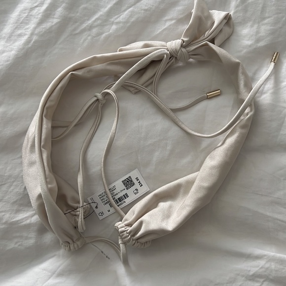 NWT pearly white mutli wear bikini top - Picture 4 of 4